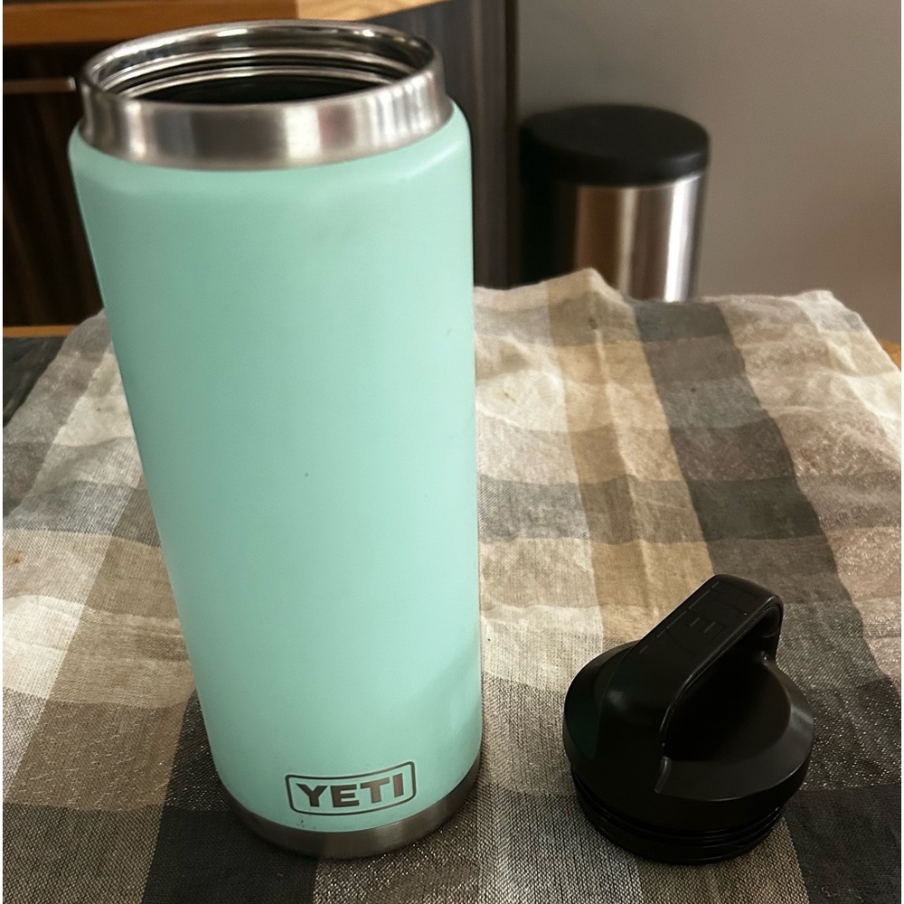 Yeti Rambler 795 ML